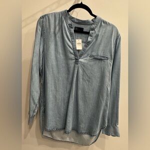 Gap Women's Blue Denim Top. Size Medium. Soft Feel. NWT